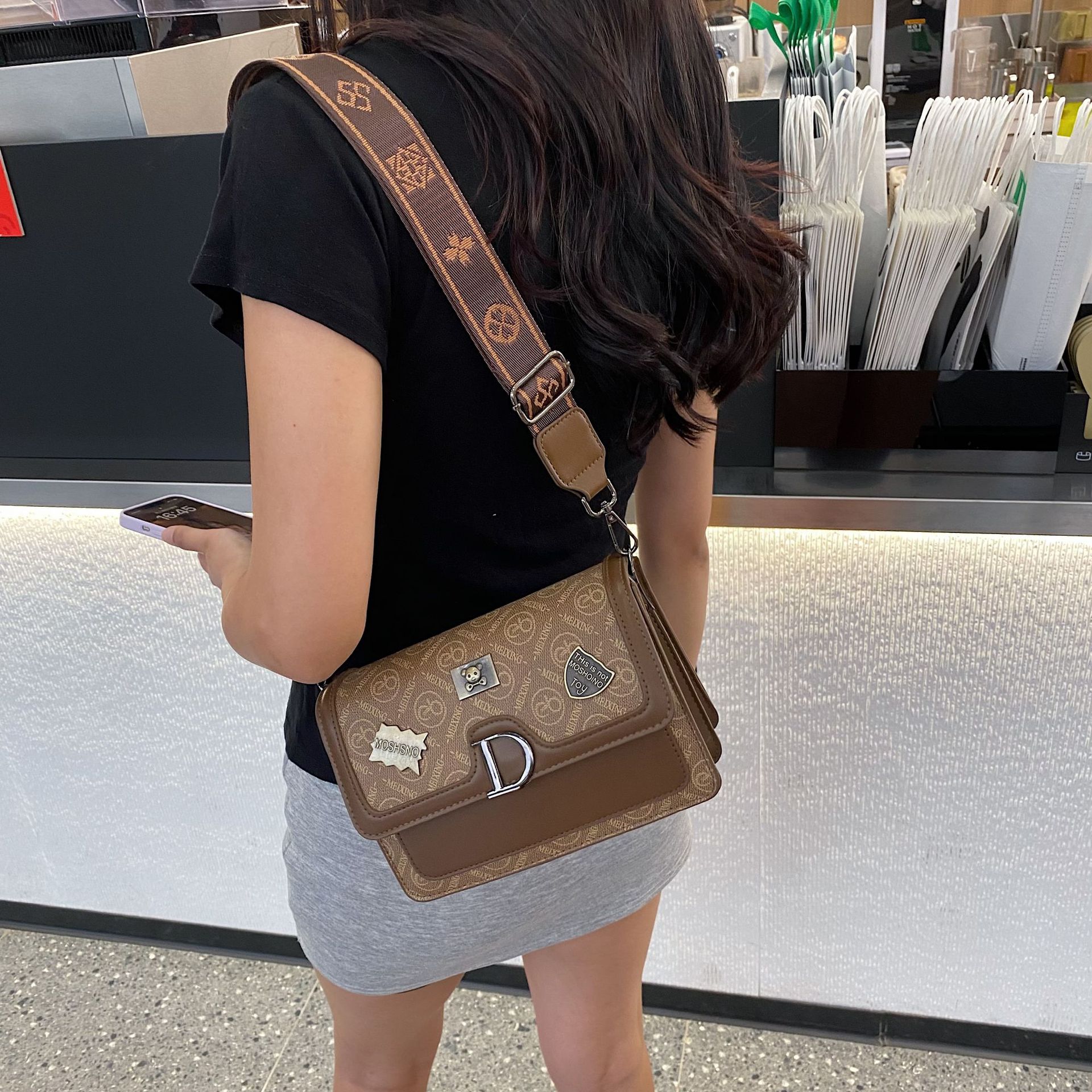 free shipping designer shoulder bags New Fashionable Versatile Crossbody Bag for woman white vintage Artwork flap bag