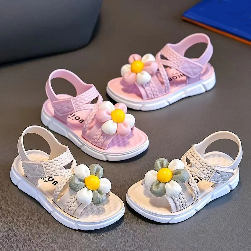 Girls open toe breathable sandals charming and comfortable casual soft soled durable beach water shoes suitable for childrens outdoor activities 25042