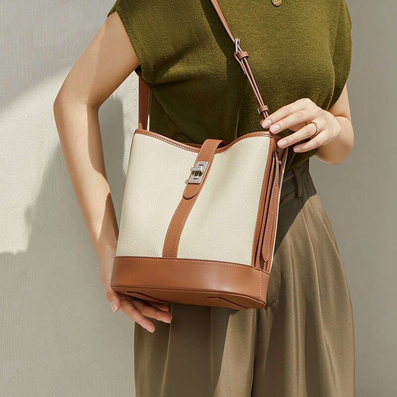 High End Handbag New Spring Summer Trendy Bucket Large Capacity Shoulder For Work And Commuting Women S Armpit Bag