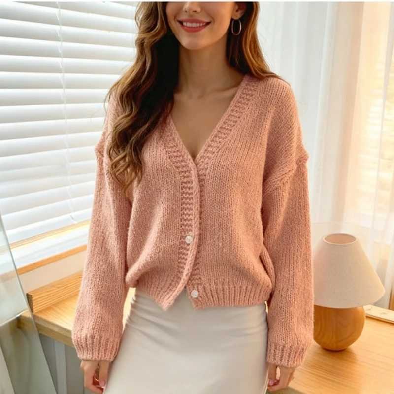 New Chic Autumn/Winter V-neck Cardigan Womens Long-sleeved Sweater Single-breasted Knitwear Sweet Casual Fashion OuterwearT251125