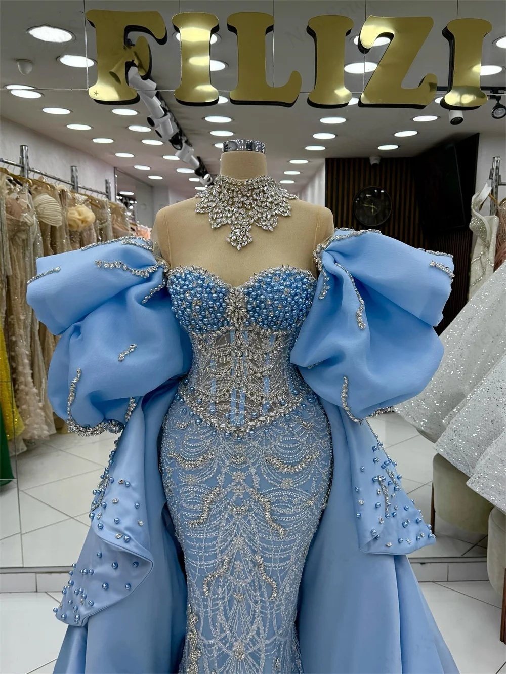 Gorgeous Crystal Pearls Evening Dresses High Neck Sequins Prom Gowns Detachable Train Beading Customized Vestidos De Noche Plus Size