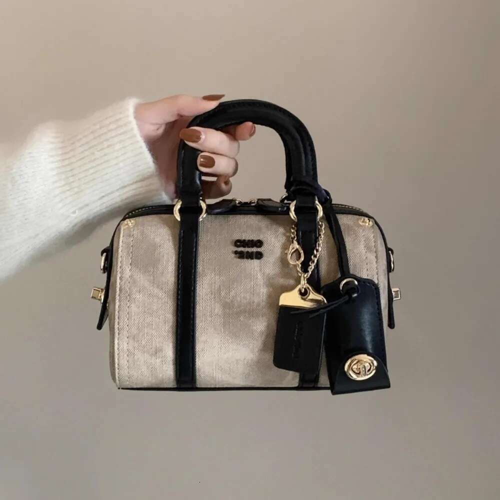Designer Bag Nanfeng Chio2nd Internet Celebrity Semi Cooked Mocha Pillow Women's 2025 New Handheld Small Handbag Shoulder Crossbody Bag