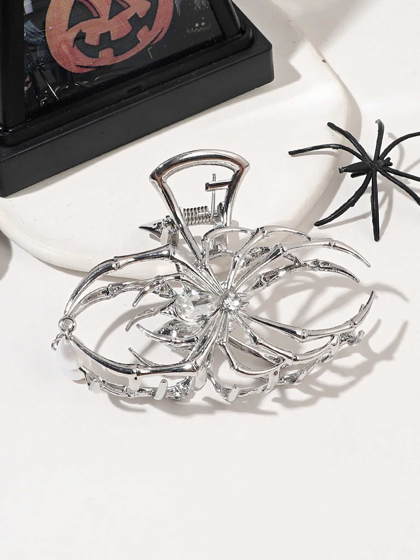 1 piece of silver spider female hair claw clip powerful hair thickness retention chin clip Halloween hair accessoryT250425