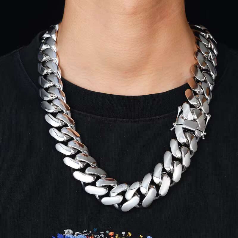 Exquisite Mens Copper Cuban Link Chain Necklace Crafted with 14K Gold Plated for a Distinctive and Elegant Fashion Statement