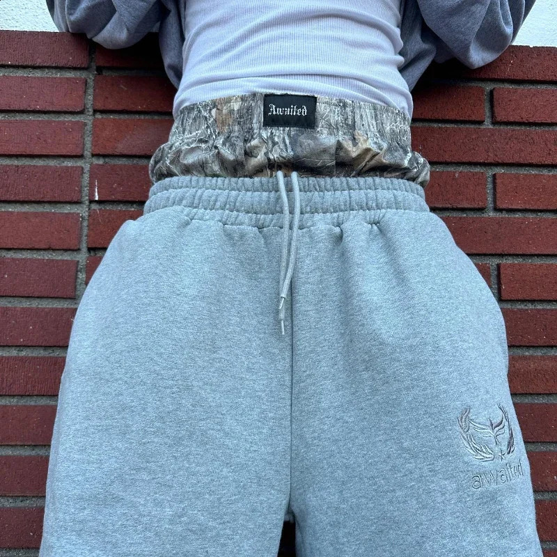 Mens Y2K retro sports pants with embroidered camouflage pattern on double cuffs unisex loose pants wide leg pants fashionable casual street 250422