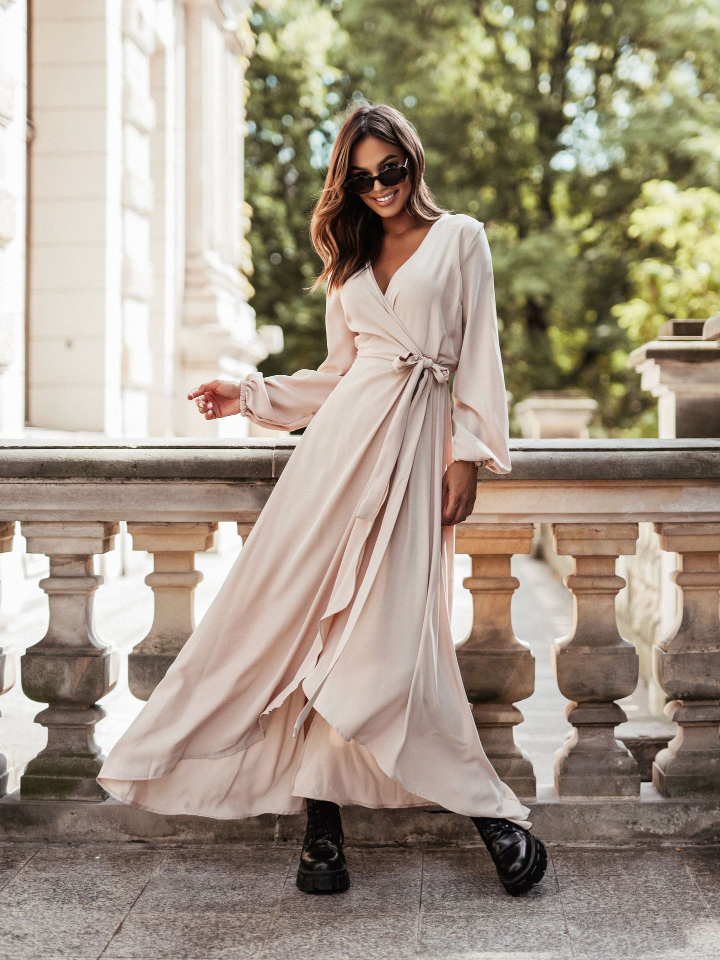 2023 womens new autumn and winter simple solid color V-neck long sleeved lace up long dress for women