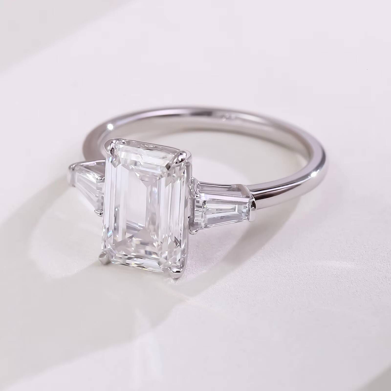 Real 18K White Gold 4 5 Ct CVD Lab Created Diamond Wedding Ring Luxury 3 Stone Emerald Cut Lab Grown Diamond Wedding Ring