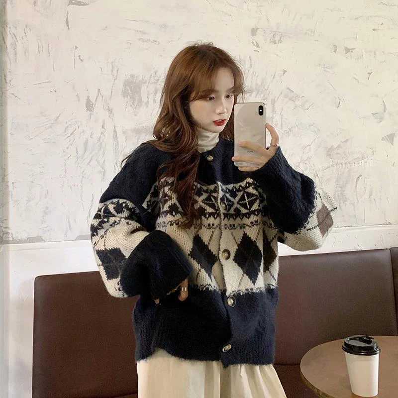 Zoki Korean Patchwork Cardigan Sweaters Women Lazy Wind Vintage Argyle Long Sleeve Knitted Coat Casual O Neck Female Print TopsT251125