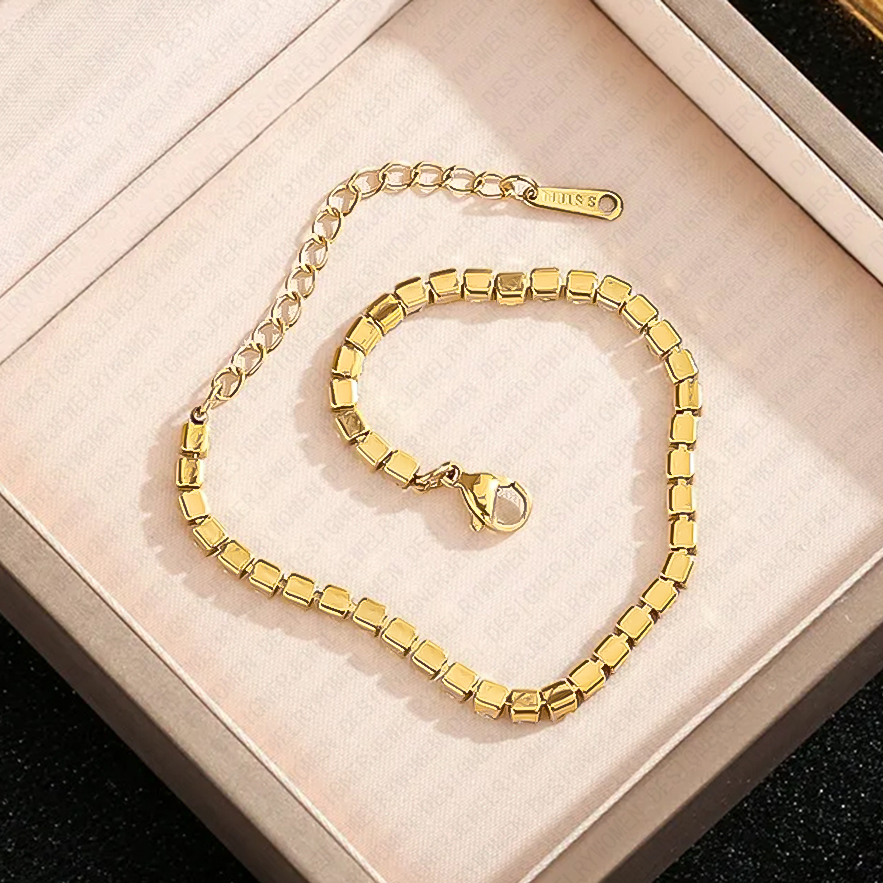 Designer Bracelet Bracelet for Women Stainless Gold Bangle Full Pave Bangles Luxury Jewlery Designer for Women Elegant Timeless Sparkling Gift Premium