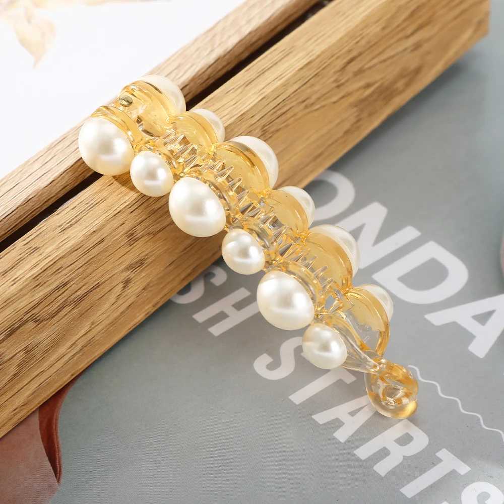 Pearl banana hair clip womens jewelry accessories fashionable ponytail hair clip twisted hair clipT250425