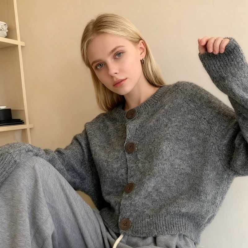 Fall and Winter New O-neck Long Sleeve Knitted Cardigan Sweater Jackets Loose Button Soft Women Short Cardigan Casual StyleT251125