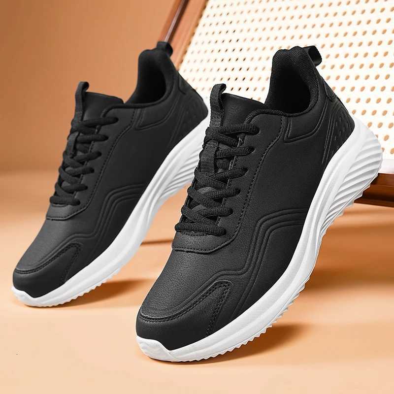 2024 Male Casual Sneakers Outdoor Leather Running Shoes Breathable Walking ShoesMen Fashion Climbing Shoes British Style Z251125