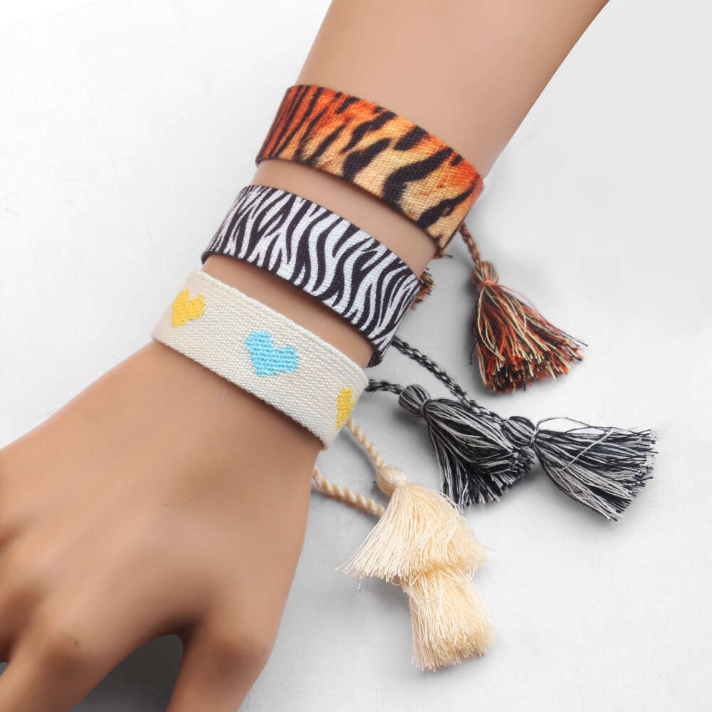 Embroidered colorful hand woven bracelet, Bohemian ethnic Su style, handmade rope, vacation style bracelet