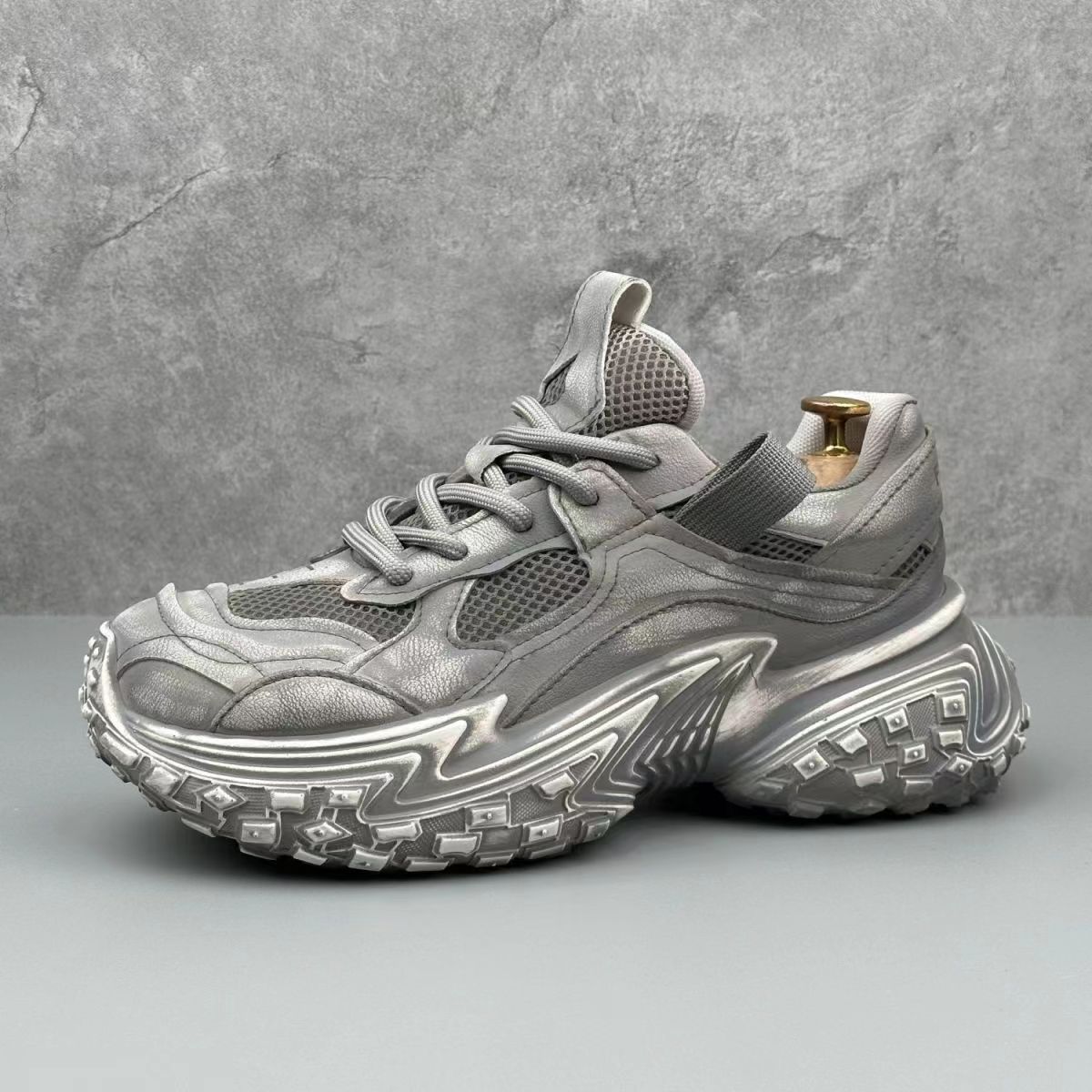 New men's shoes trend tire soles dirty shoes thick soles dad shoes casual all wear trend sports shoes 2025