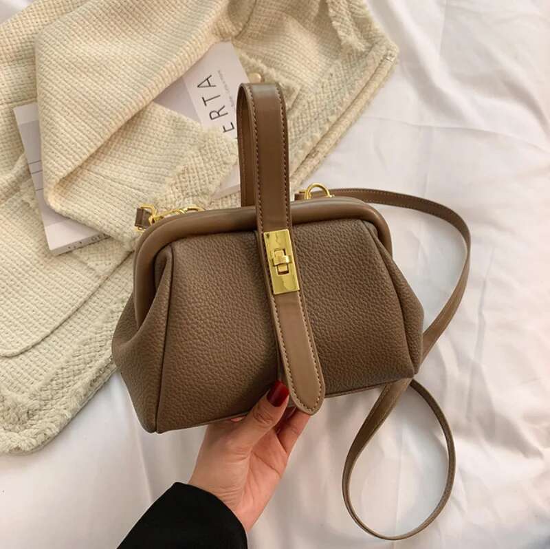 Women's 2024 New Trend Shoulder Fashion Foreign Style Portable Texture Temperament Messenger Bag