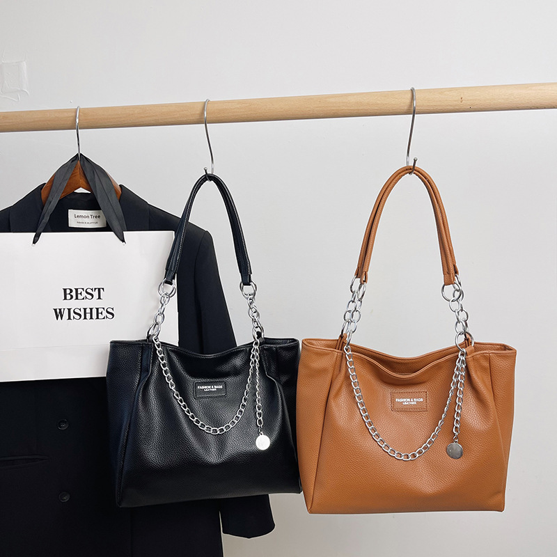 New Free Delivery Designer Shoes By 2025 Large Capacity Chain Underarm Women's 2023 Solid Color Fashion Trend Commuter Shoulder Texture Tote Bag