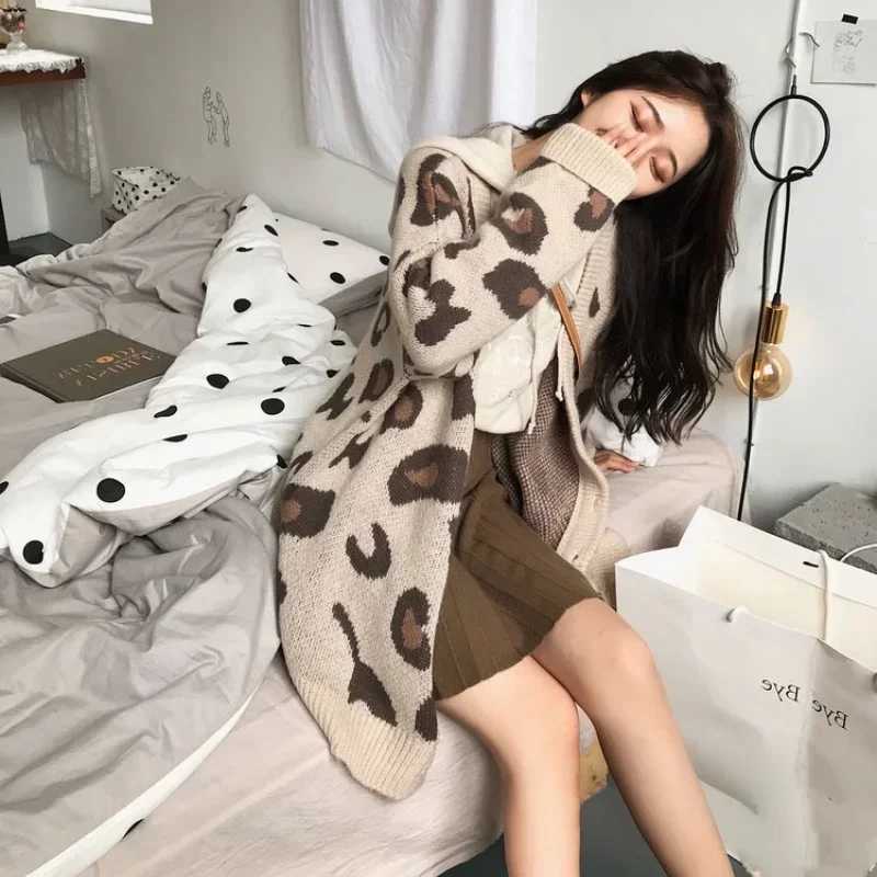 Pink V-neck leopard print sweater womens autumn Korean version loose fit slimming sweater knitted cardigan jacketT251125