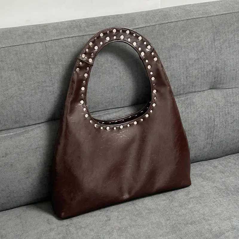 Rivet decoration design retro shoulder bag large pocket American punk handbag PU retro lingerie bag high-capacity womens handbag W250421