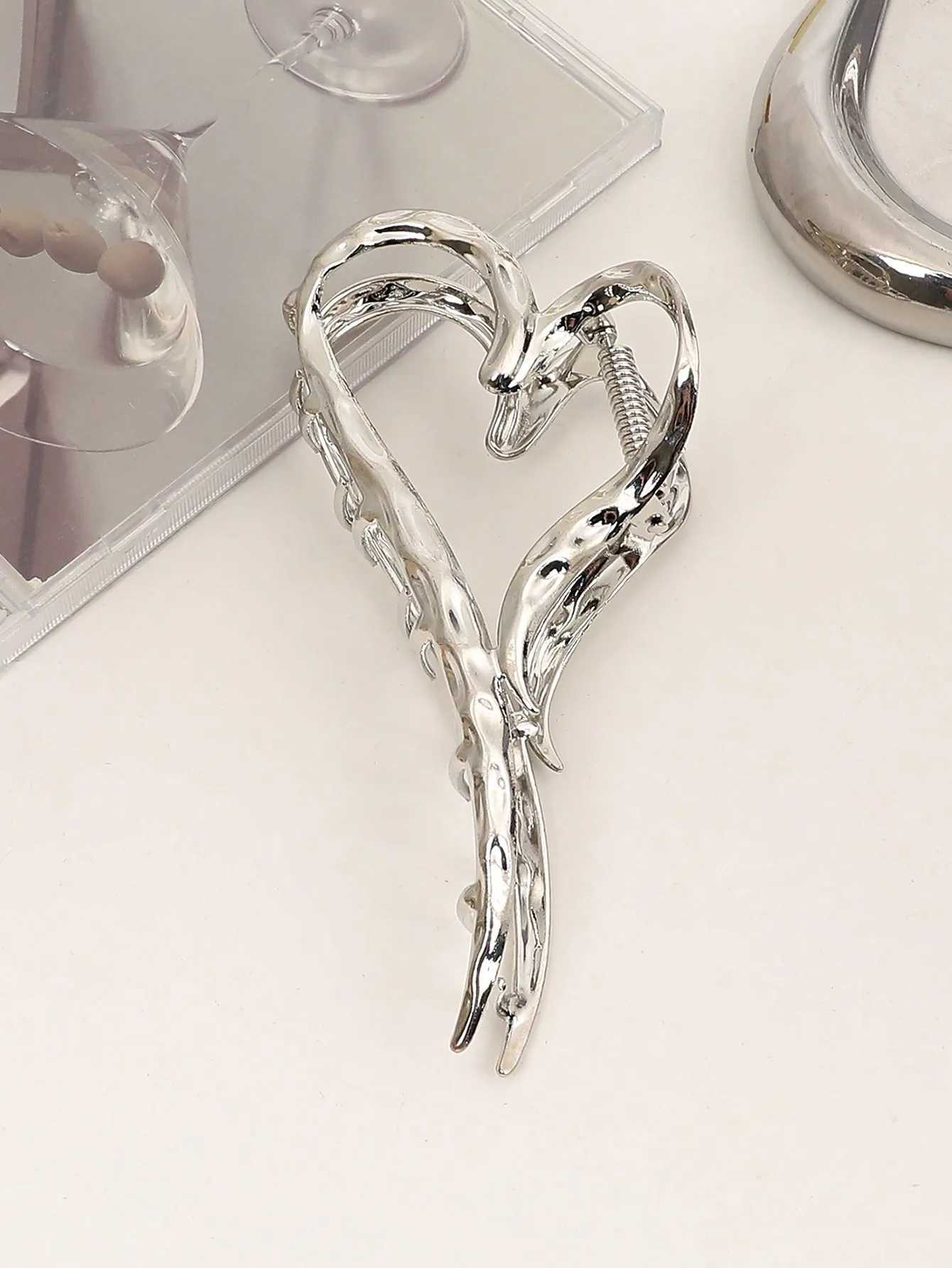 1 silver heart hair clip elegant love design hair bucket decoration large hair clip womens hair clip accessoriesT250425