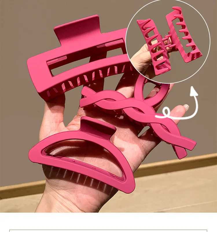 A set of 8 plastic hair clips including large hair clips simple hair clips and female hair accessories toolsT250425