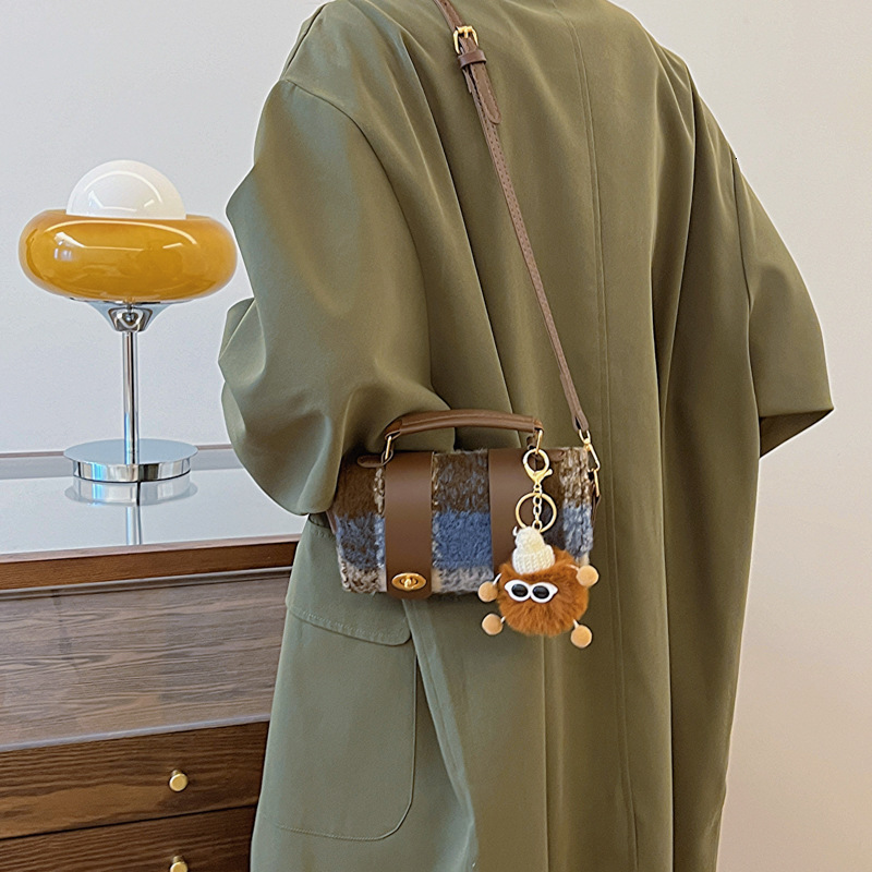 2025 New Designer Bag Free Delivery Shoes By Leisure Commuter Shoulder 2024 Fashionable And Minimalist Crossbody Bag, Unique Design Handbag, Women
