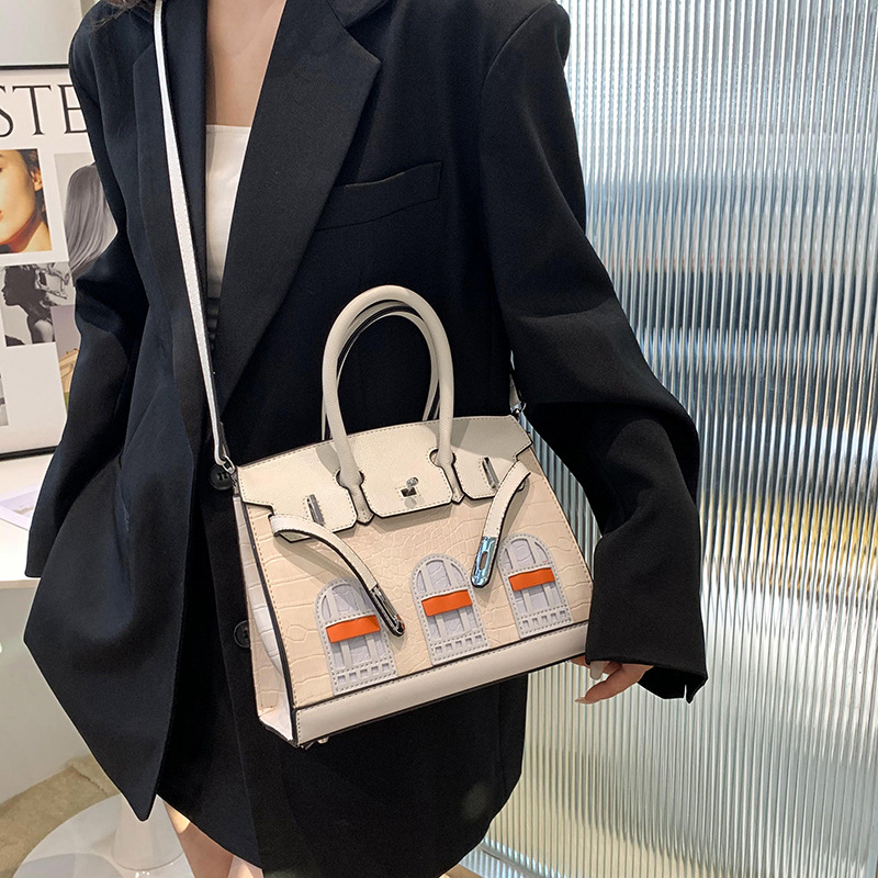 free shipping designer shoulder bags New Fashionable Versatile Crossbody Bag for woman vintage Artwork lady bag