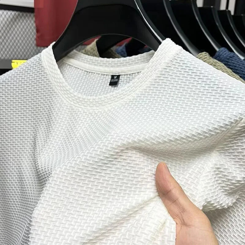 1 piece of summer mens mesh ice silk T-shirt mens round neck short sleeved mens solid casual elastic top 250423