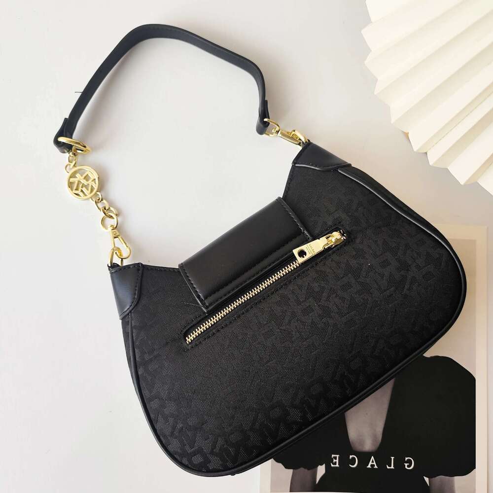Premium Feeling Classic Vintage Letter Design Ladies Multifunctional Ocn Handbag Suitable for Women Daily Casual Clutch Bag