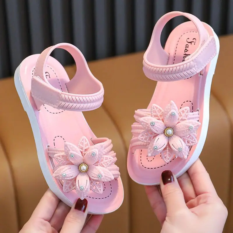Fashionable and cute solid color floral decoration open toe sandals suitable for girls breathable and lightweight beach 250424