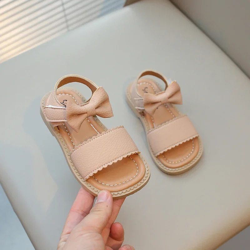 Preschool girl sandals childrens beach shoes summer childrens flat shoes Sweet Princess 250424