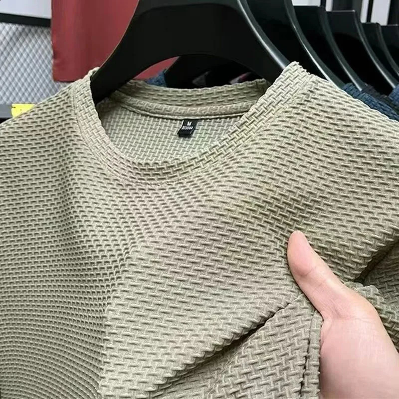 1 piece of summer mens mesh ice silk T-shirt mens round neck short sleeved mens solid casual elastic top 250423