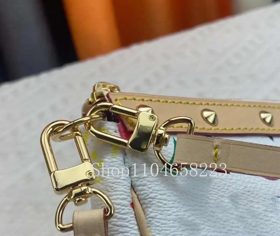 2025 High Quality Women's Bag New Handbags Rivet Real Leather Shoulder Cross Bags Size 22*13Cm