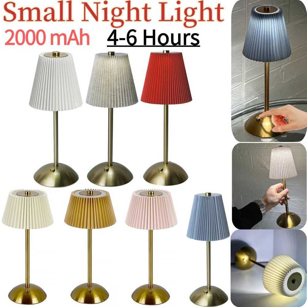 Cordless Table Lamp Dimmable Sleeping Light USB Rechargeable Portable Metal Desk Lamp with Pleated Lampshade for Bedroom StudyM251125