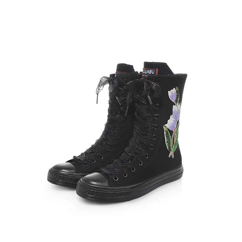Spring new medium-sized color lace-up sequin embroidered canvas soft sole flat inner heightening large size women's shoes