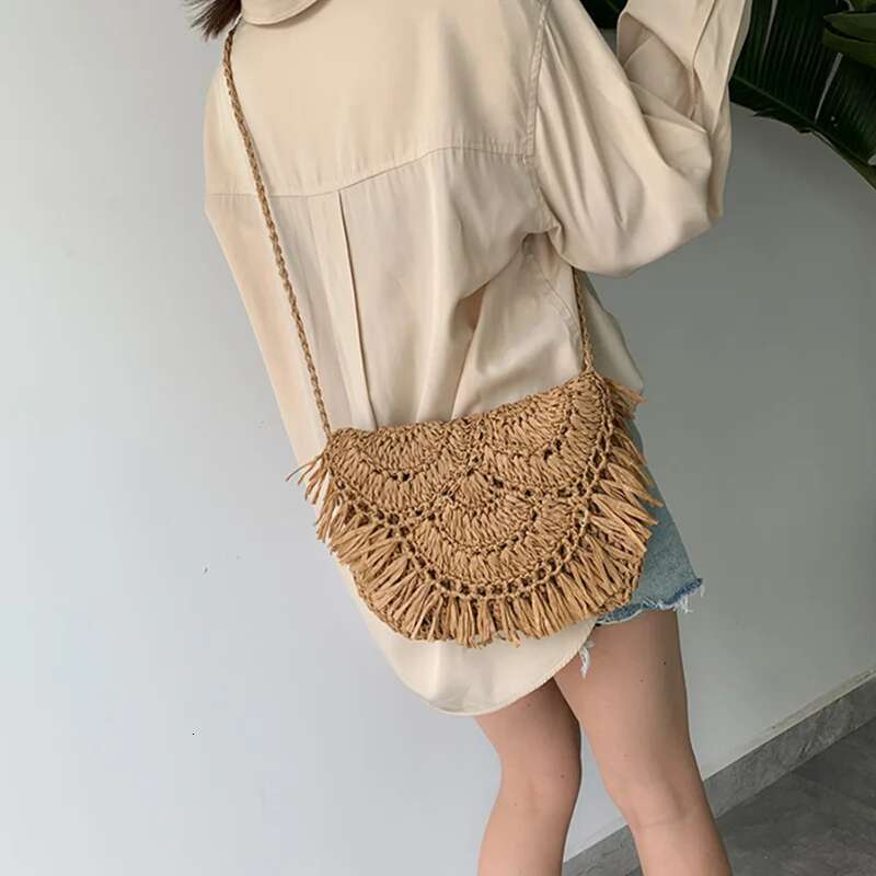 Summer Straw For Women Handmade Tassel Beach 2025 Raffia Rattan Woven Handbags Vacation Shoulder Crossbody Bags Clutch
