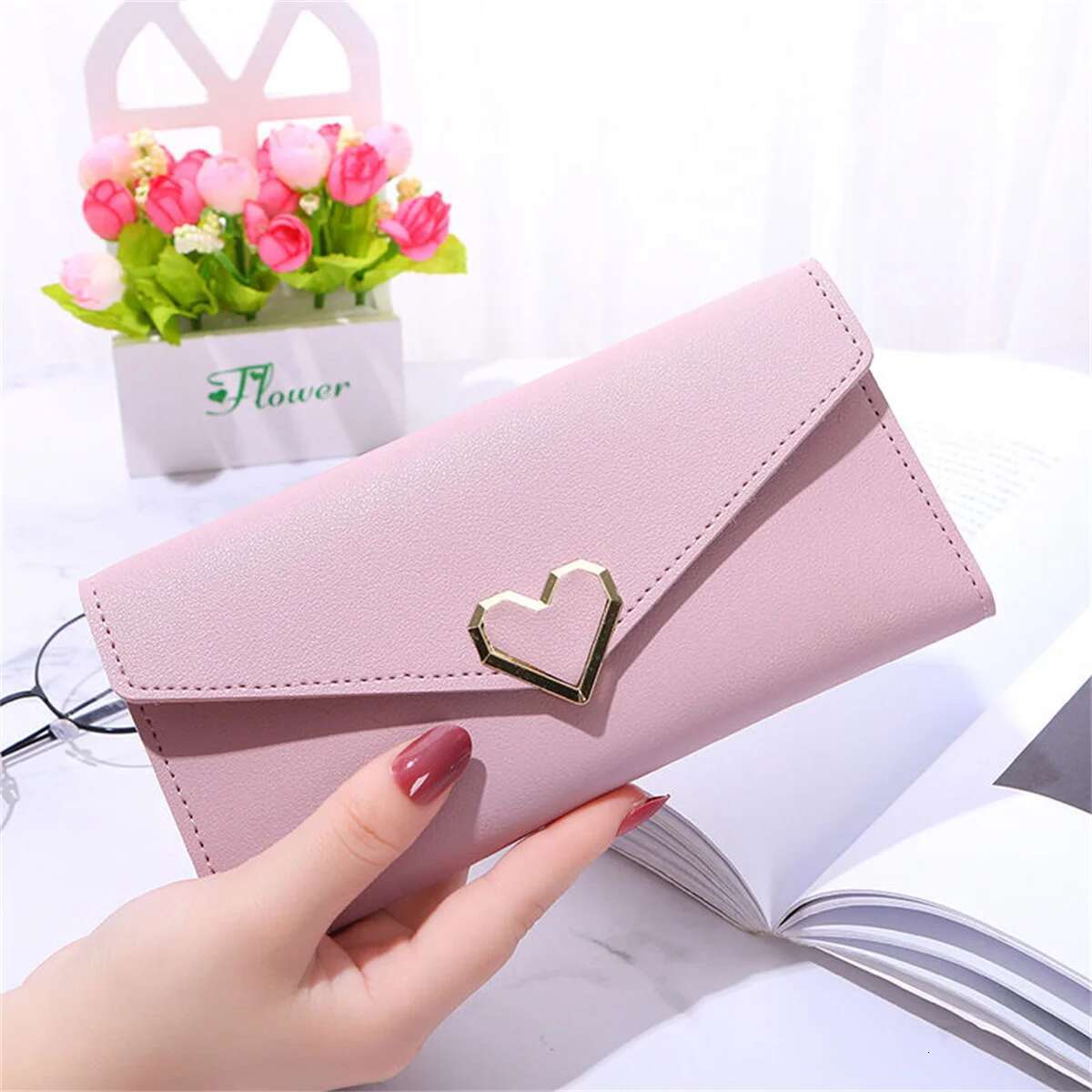 2024 New Plain Heart-Shaped Ladies Multi-Card Buckle Mobile Phone Women's Long Wallet