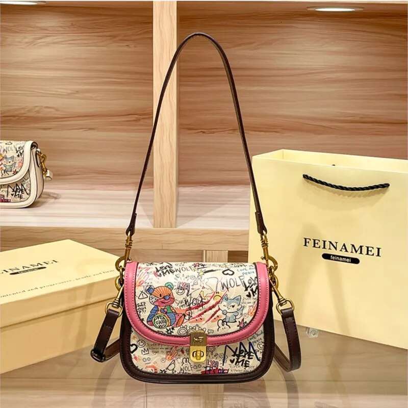 Women's Handbag High-End Designer Graffiti Shoulder 2024 New Retro Contrasting Color Commuting Small Square Bag