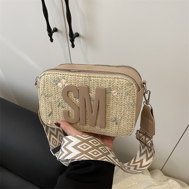 New Free Delivery Designer Shoes By 2025 Summer Grass For Women New Style Fresh Lace Flower Woven Small Square Versatile Single Shoulder Crossbody Bag