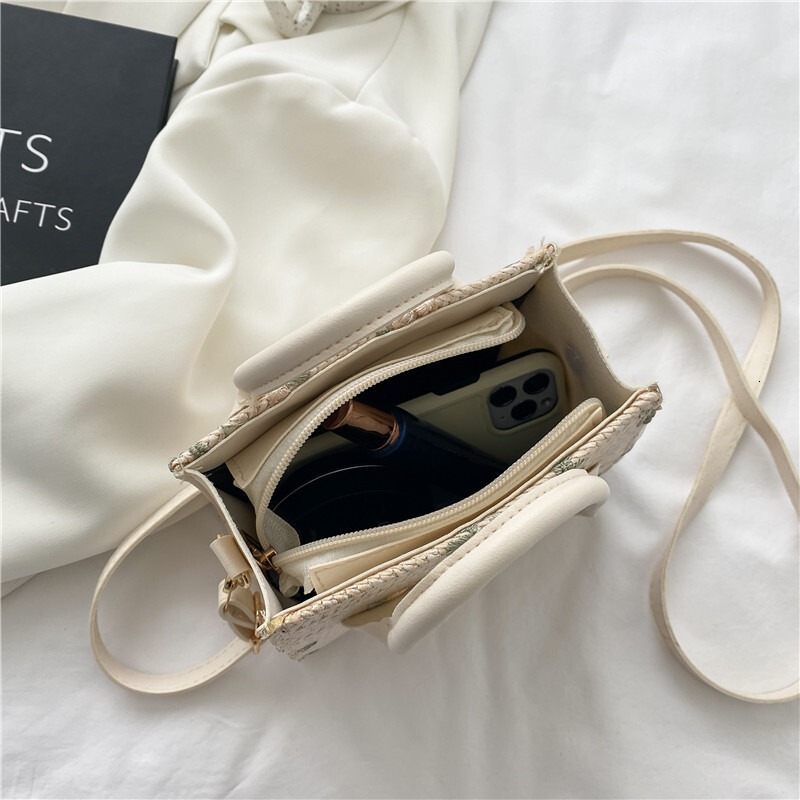 New Free Delivery Designer Shoes By 2025 Summer Net Red Grass 2021 Fashion Small Fresh Flower Woven Handbag Single Shoulder Crossbody Bag