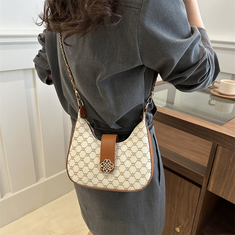 New Free Delivery Designer Shoes By 2025 Wind Armpit Crescent Shaped Grand Vintage Women's Chain Temperament, Shoulder Crossbody Bags, Trendy