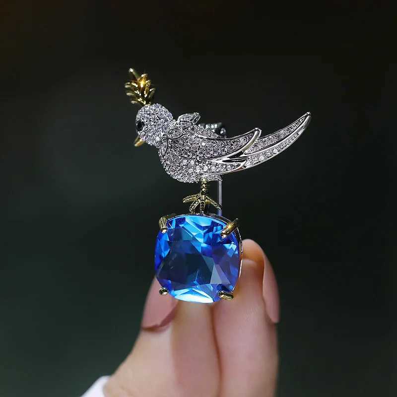 fashion crystal stone bird brooch womens mens coat accessories pins J251125