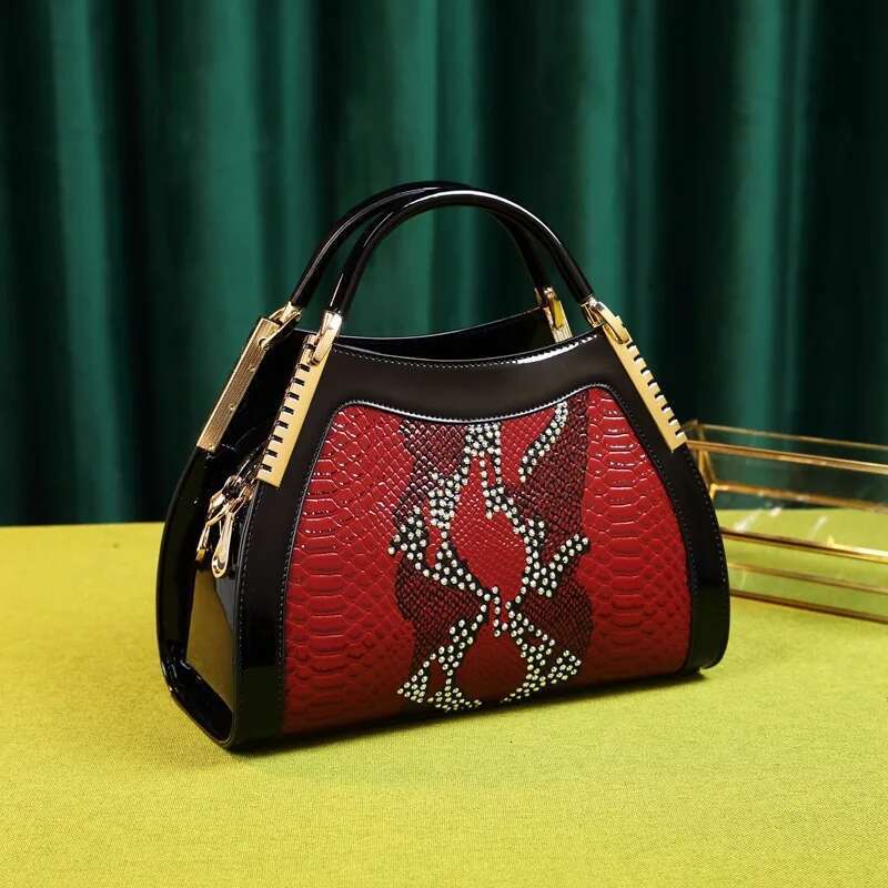 Spring new patent leather crocodile-print mother's handbag banquet dress large-capacity one-shoulder cross-body women's bag