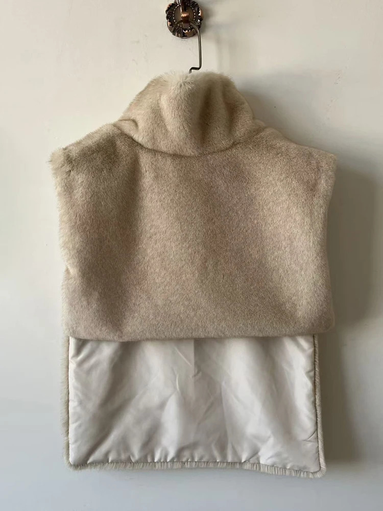 DEAT Fashion Irregular Faux Fur Vest Womens Turtleneck Loose Lpush Thick Waistcaot Winter 7A1936 251125