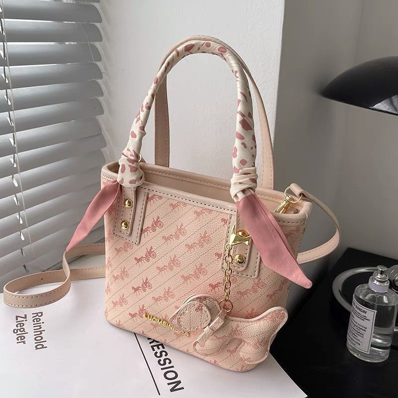 New Free Delivery Designer Shoes By 2025 French High-End Texture Niche Portable Versatile Small For Women's 2022 New Trendy Summer Cross Body Buc