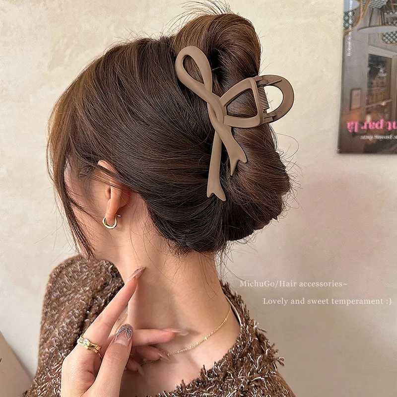 New matte hair clip retro ribbon bow hair clip crab headband hair clip shark ponytail hair accessory bucket for womens hairT250425