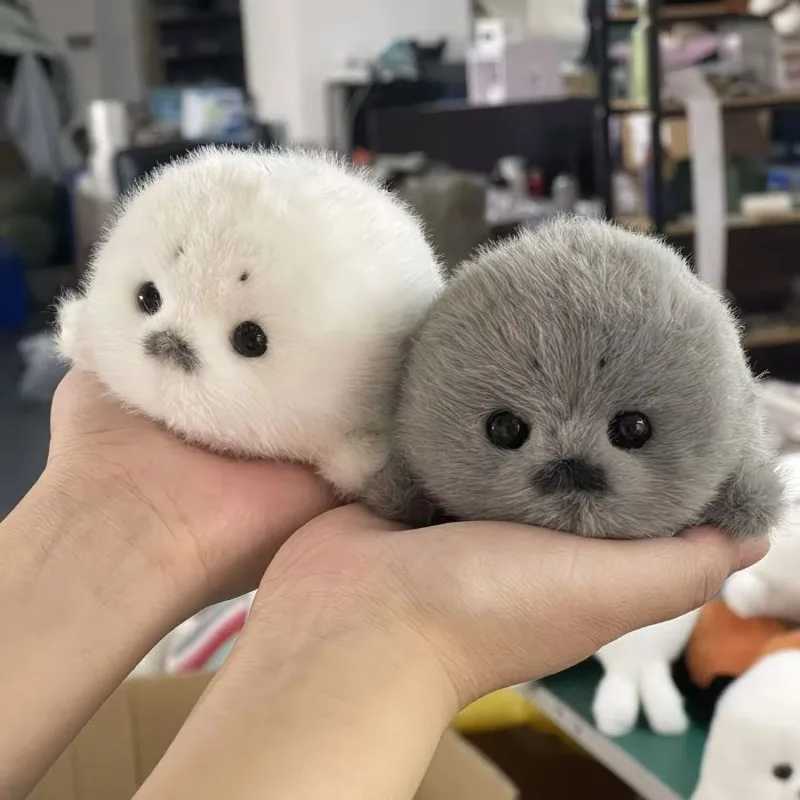 Soft Grey Seal Plush Keychain White Seal Plushies Animal Pendant Fashion Stuffed Doll Keyring Car Key Accessories Car OrnamentsXJ251125