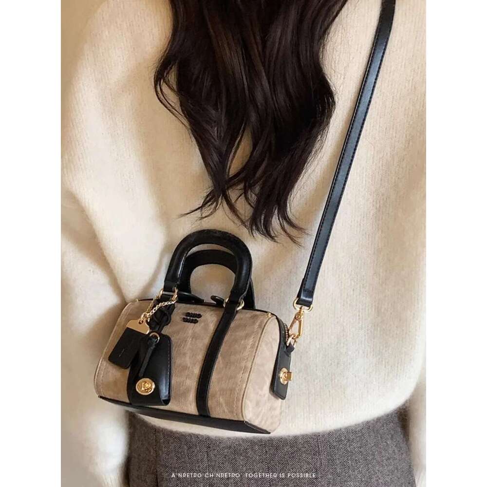 Designer Bag Nanfeng Chio2nd Internet Celebrity Semi Cooked Mocha Pillow Women's 2025 New Handheld Small Handbag Shoulder Crossbody Bag