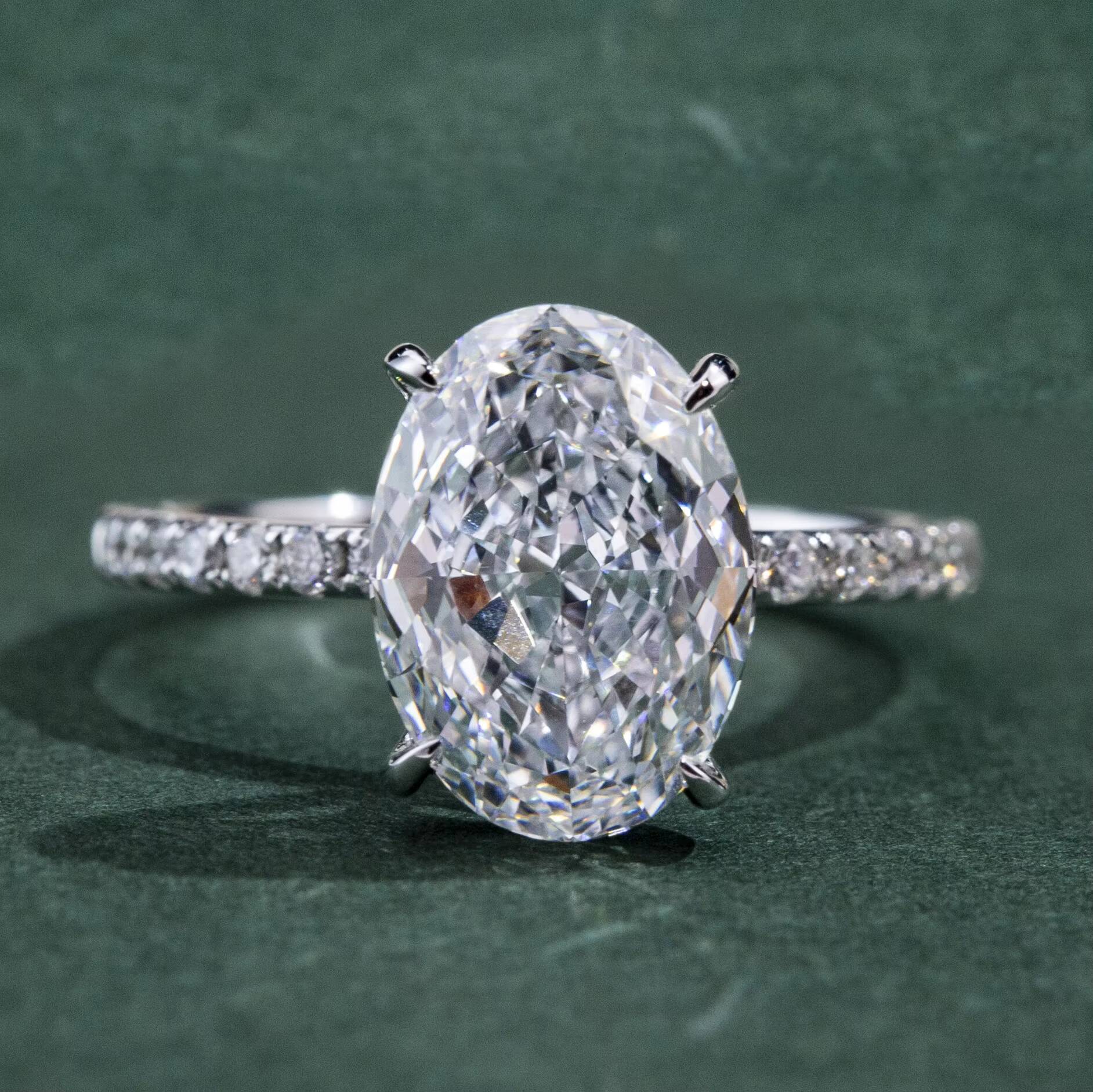 Custom Jewelry Engagement Wedding 18k White Gold Oval 1CT 15CT 2CT 3CT IGI Lab Grown Diamond Ring