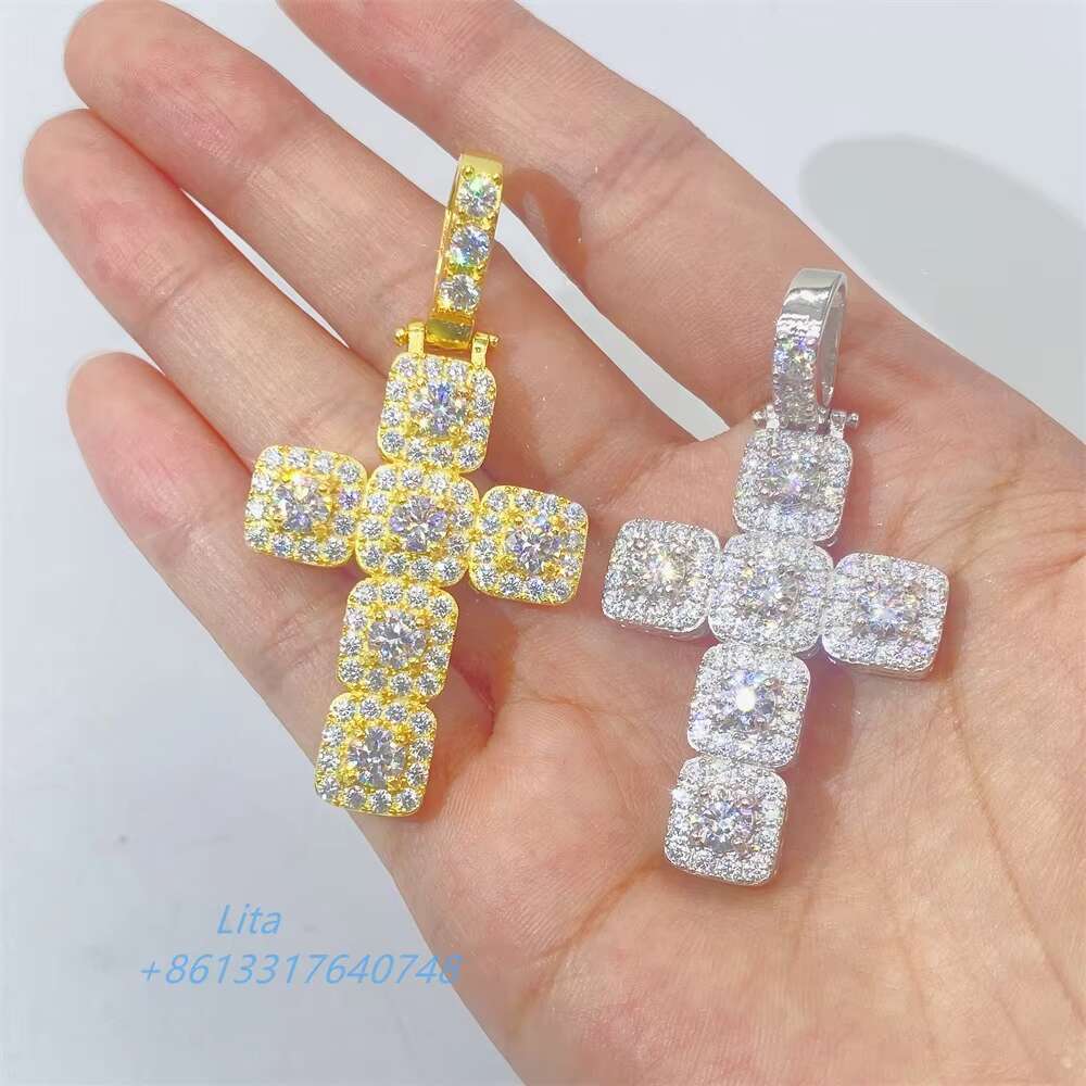Wholesale Hot Selling Bling Iced Out Vvs Moissanite Big Diamond Cross Necklace Pendant