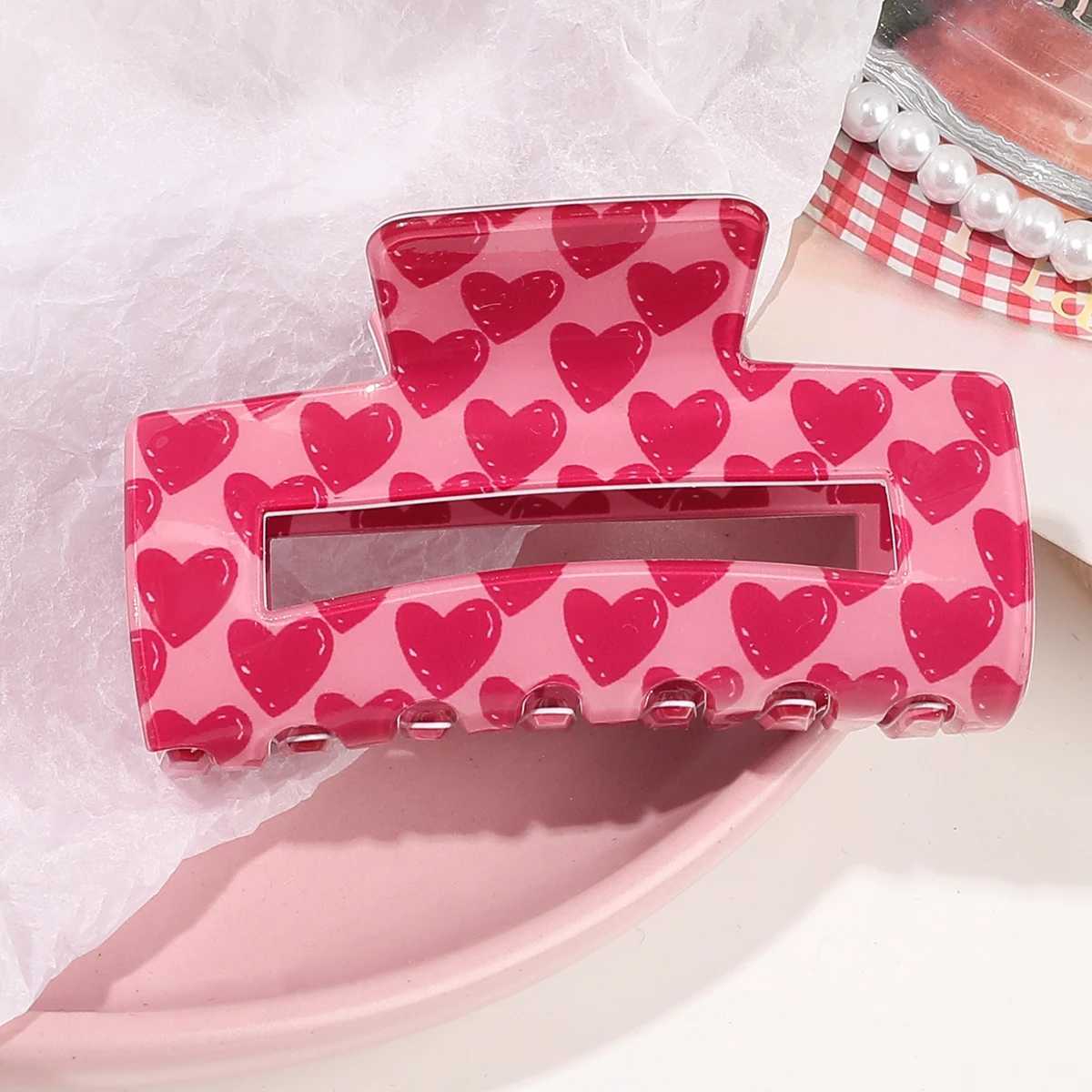 Heart shaped hair clip for Valentines Day cute 3.3-inch claw clip anti slip clip for women and girls cute claw clip for Valentines DayT250425